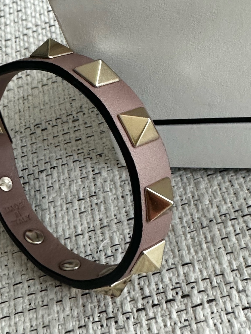 Valentino Garavani rockstud bracelet in Poudre in gold tone studded - Picture 3 of 11